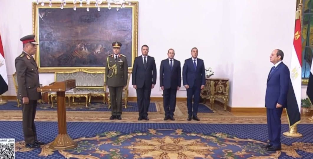 وزير الدفاع الجديد.. الفريق أشرف سالم زاهر يحلف...