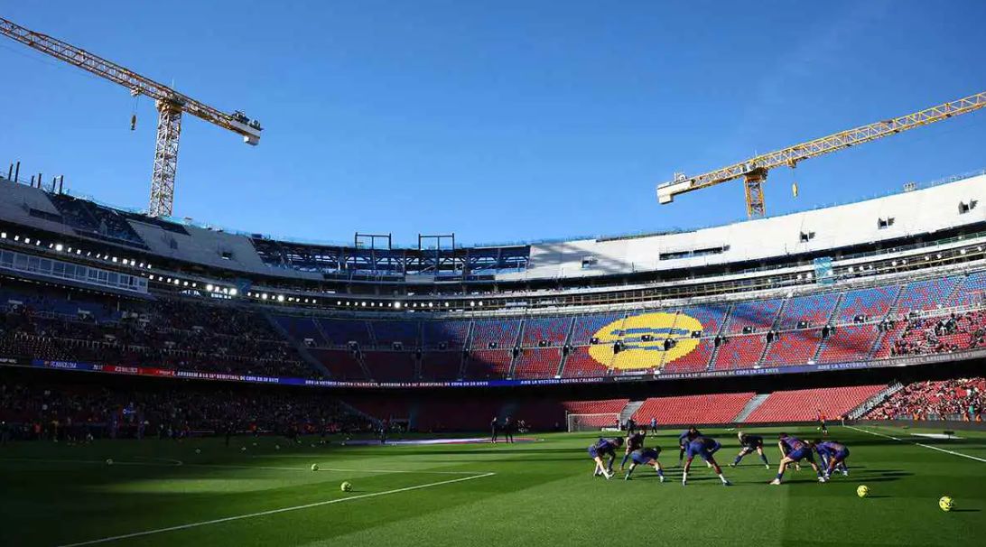 عاصفة قوية تضرب ملعب برشلونة قبل مواجهة أتلتيكو...