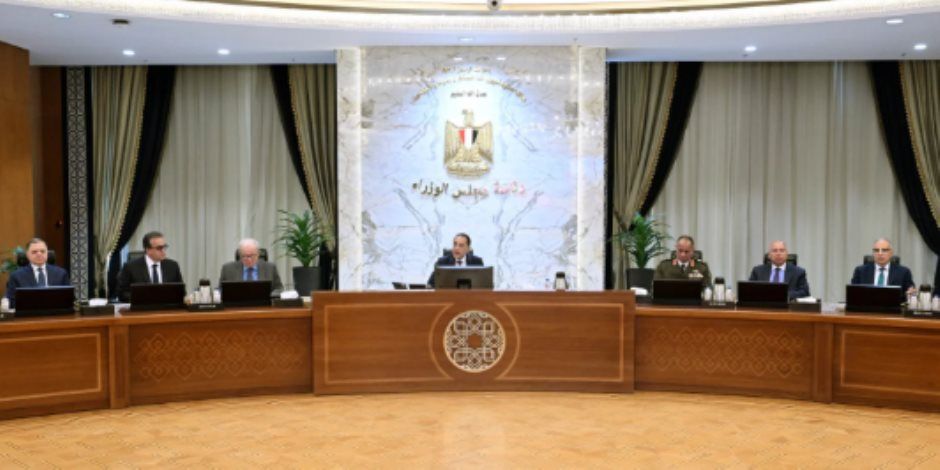 أول اجتماع للحكومة بتشكيلها الجديد.. مدبولى: المواطن أولوية أولى فى هذه المرحلة