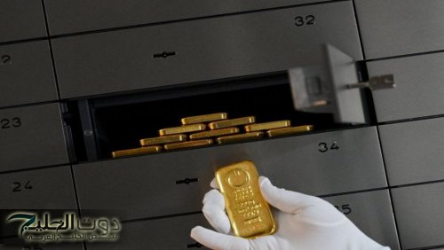 الذهب يتراجع بعد صعود الدولار