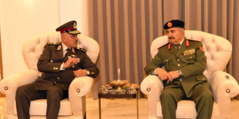 الفريق أحمد خليفة يعود إلى أرض الوطن عقب انتهاء زيارته الرسمية لدولة ليبيا