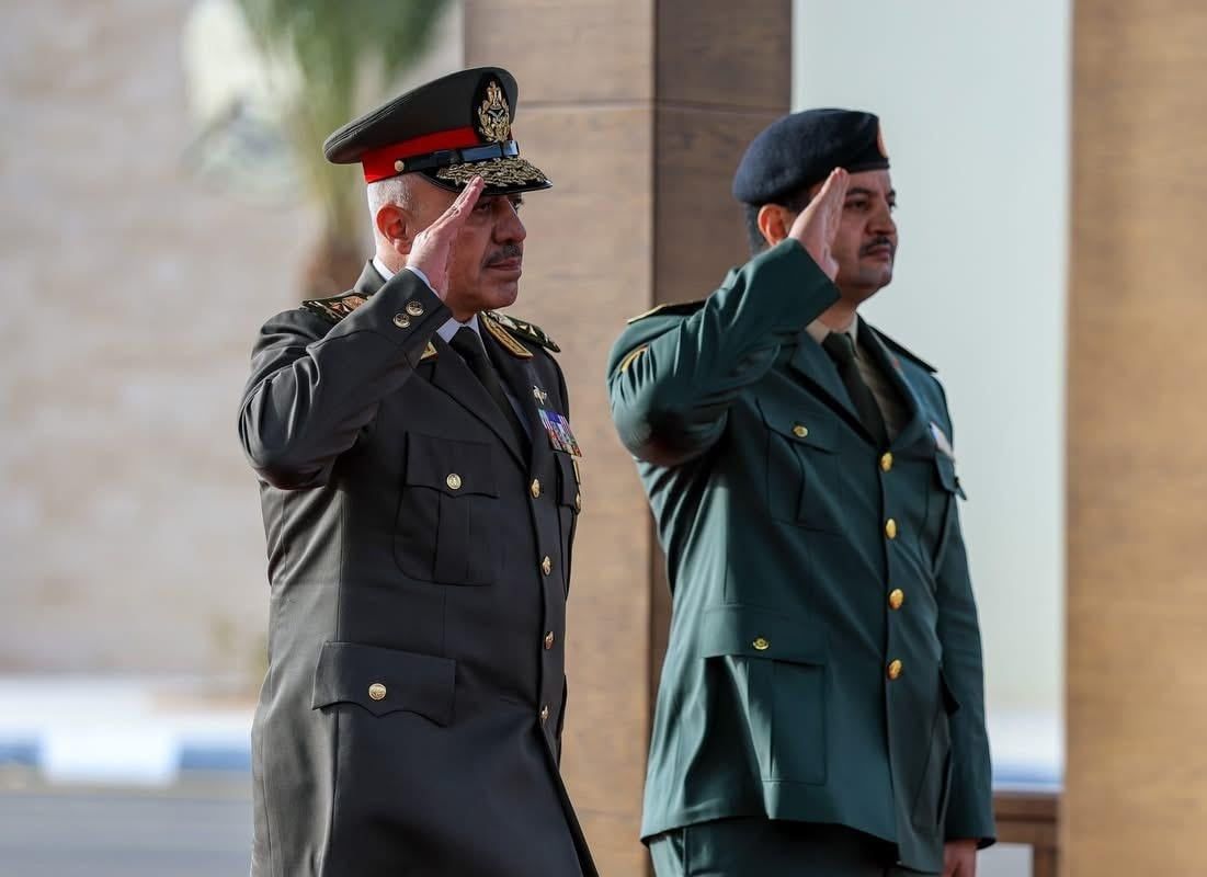 الفريق أحمد خليفة يعود إلى أرض الوطن عقب انتهاء زيارته الرسمية لدولة ليبيا