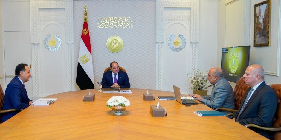 الرئيس السيسي يجتمع برئيس الوزراء ووزير الكهرباء.. ويطلع على تأمين التغذية الكهربائية للمواطنين خلال أشهر الصيف