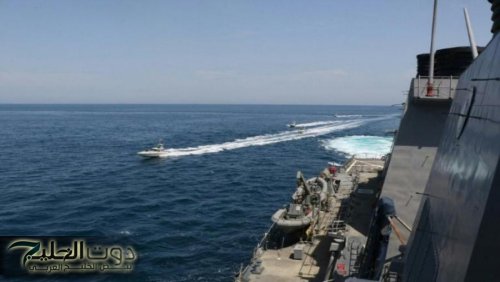 إيران تجري مناورة عسكرية في هرمز