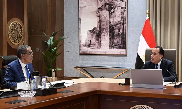 رئيس الوزراء: وضع آليات واضحة لتطوير الإعلام الوطني وتعزيز التواصل مع المواطنين
