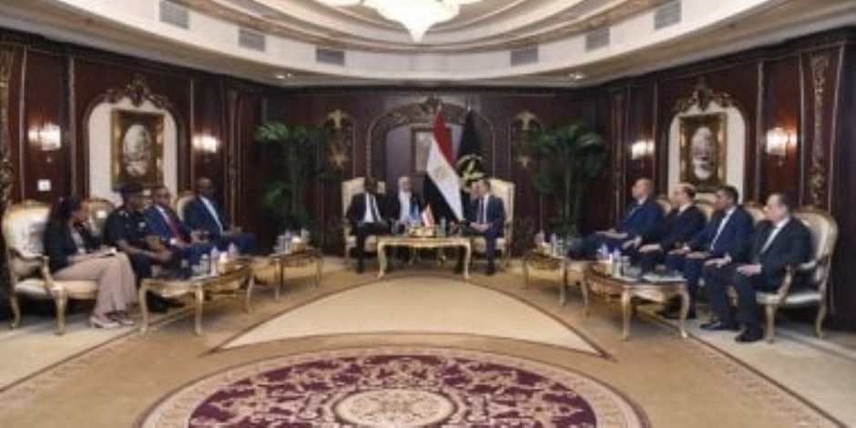 وزير الداخلية يلتقى نظيره الرواندى لبحث سبل التعاون الأمنى