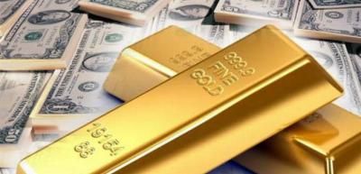 الذهب ينخفض مع صعود الدولار