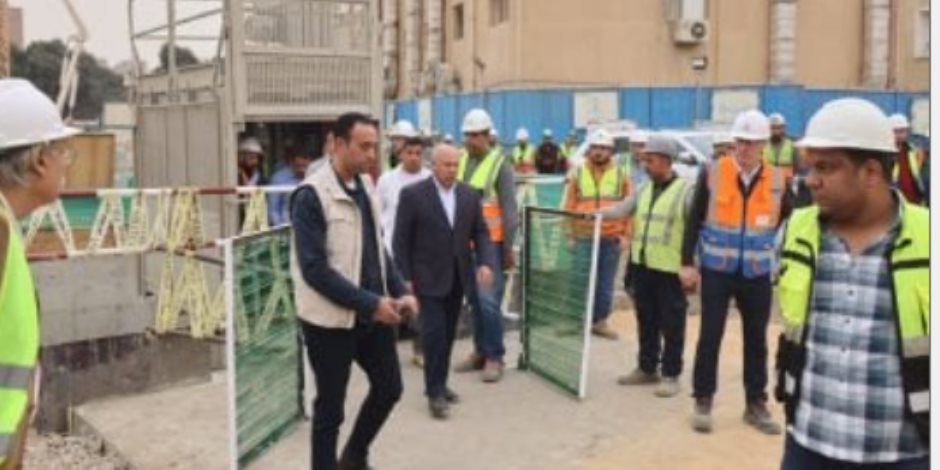 هبوط أرضي قرب محطة مترو الملك الصالح.. ووزير النقل يتفقد الموقع ويوجه بإجراءات عاجلة