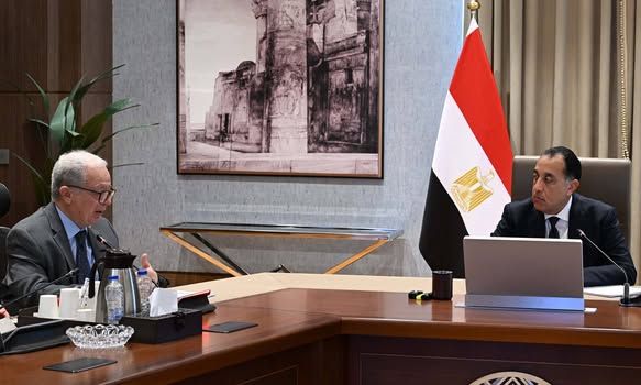 رئيس الوزراء: إعادة هيكلة الهيئات الاقتصادية أولوية حكومية