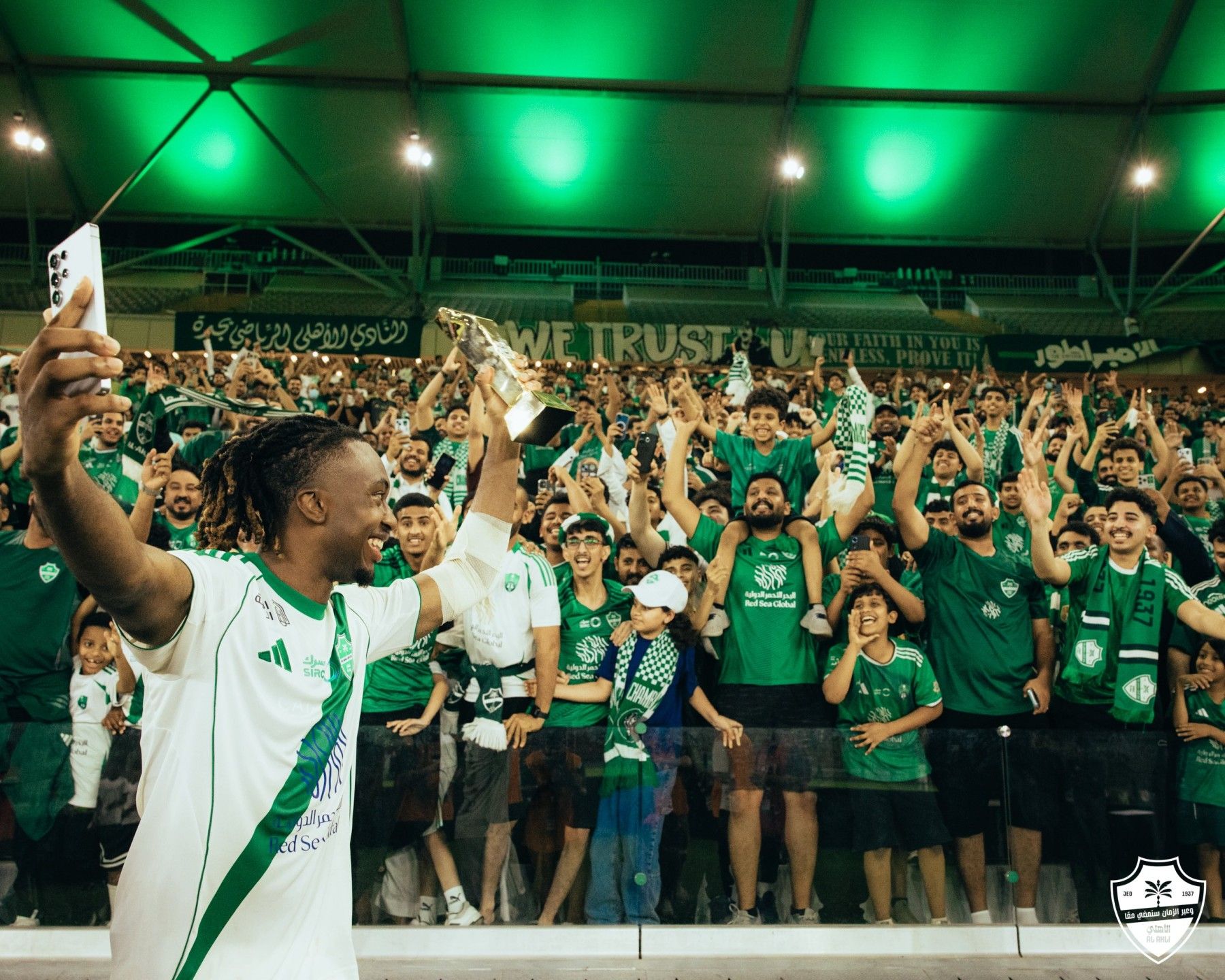 اطّلع على الملخص والأهداف.. الأهلي يُمطر شباك النجمة برباعية...