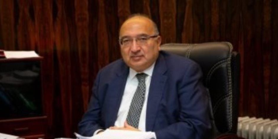 تعيين السفير عمرو رمضان رئيسا للجنة الوطنية لمكافحة الهجرة غير الشرعية