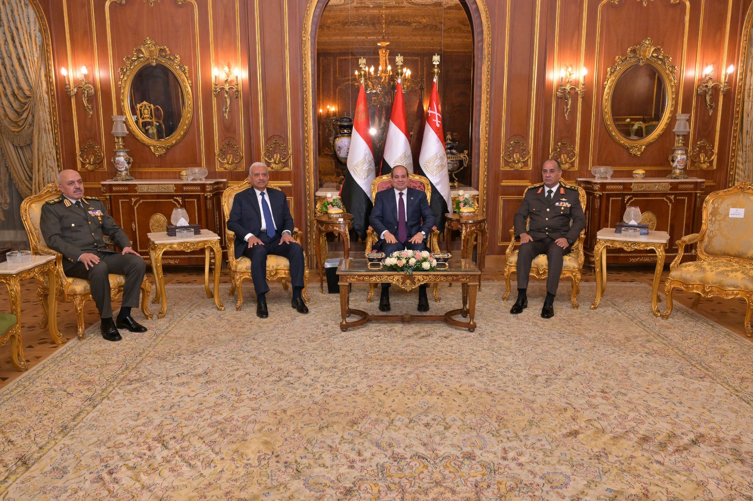 الرئيس السيسى يشهد حفل تكريم الفريق أول عبد المجيد صقر بحضور وزير الدفاع ورئيس الأركان وقادة الأفرع