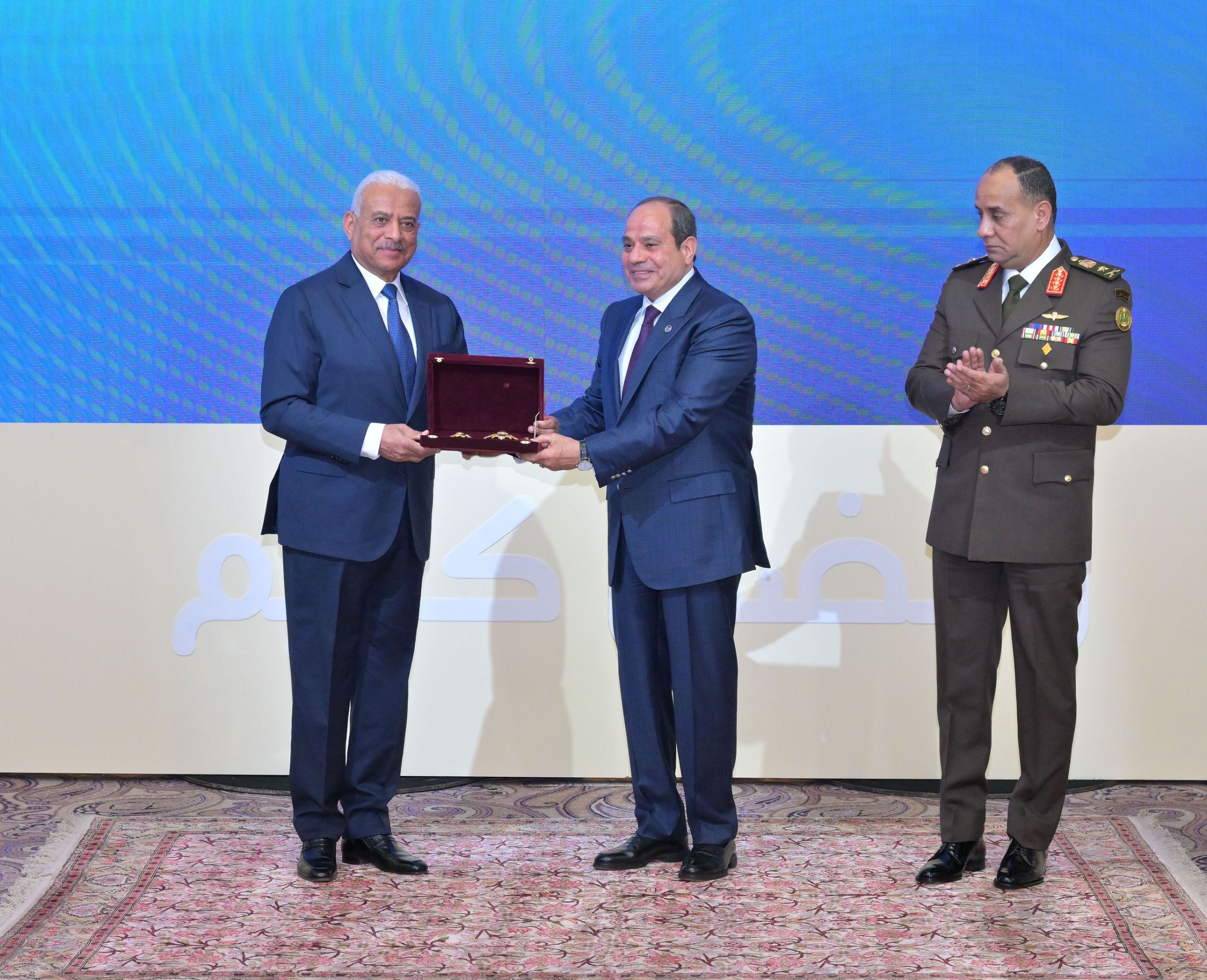 الرئيس السيسى يشهد حفل تكريم الفريق أول عبد المجيد صقر بحضور وزير الدفاع ورئيس الأركان وقادة الأفرع