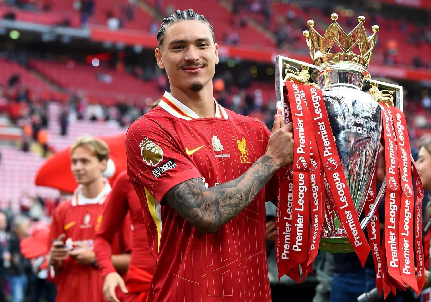 هل يعود داروين نونيز إلى البريميرليج؟ توتنهام يفتح...