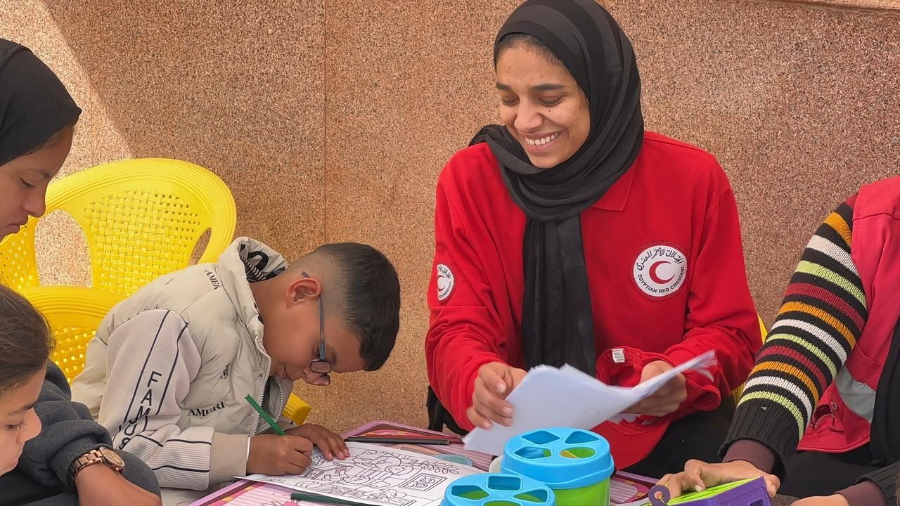 مد غزة بـ5220 طن من المساعدات الإنسانية الشاملة ضمن قافلة زاد العزة الـ143