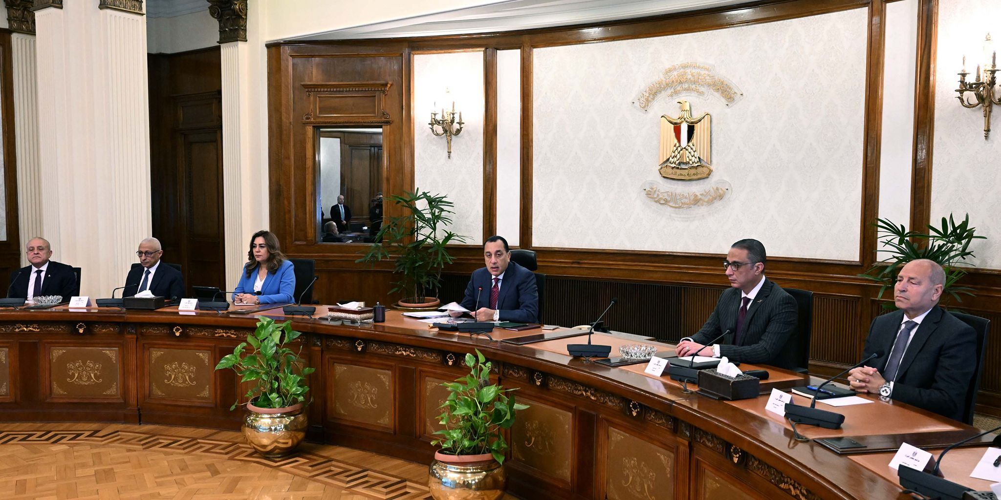 رئيس الوزراء يوجه بتوزيع نشرات دورية عن كل محافظة تتضمن مستوى الخدمات الحكومية