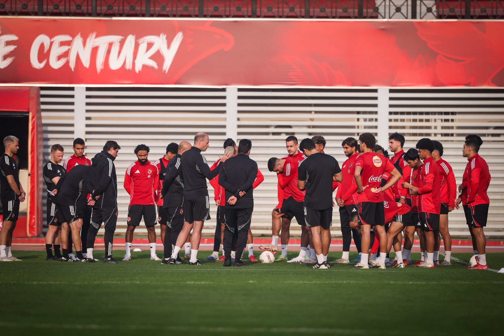 اطّلع على تسريب القمة.. تشكيل الأهلي ضد سموحة في...