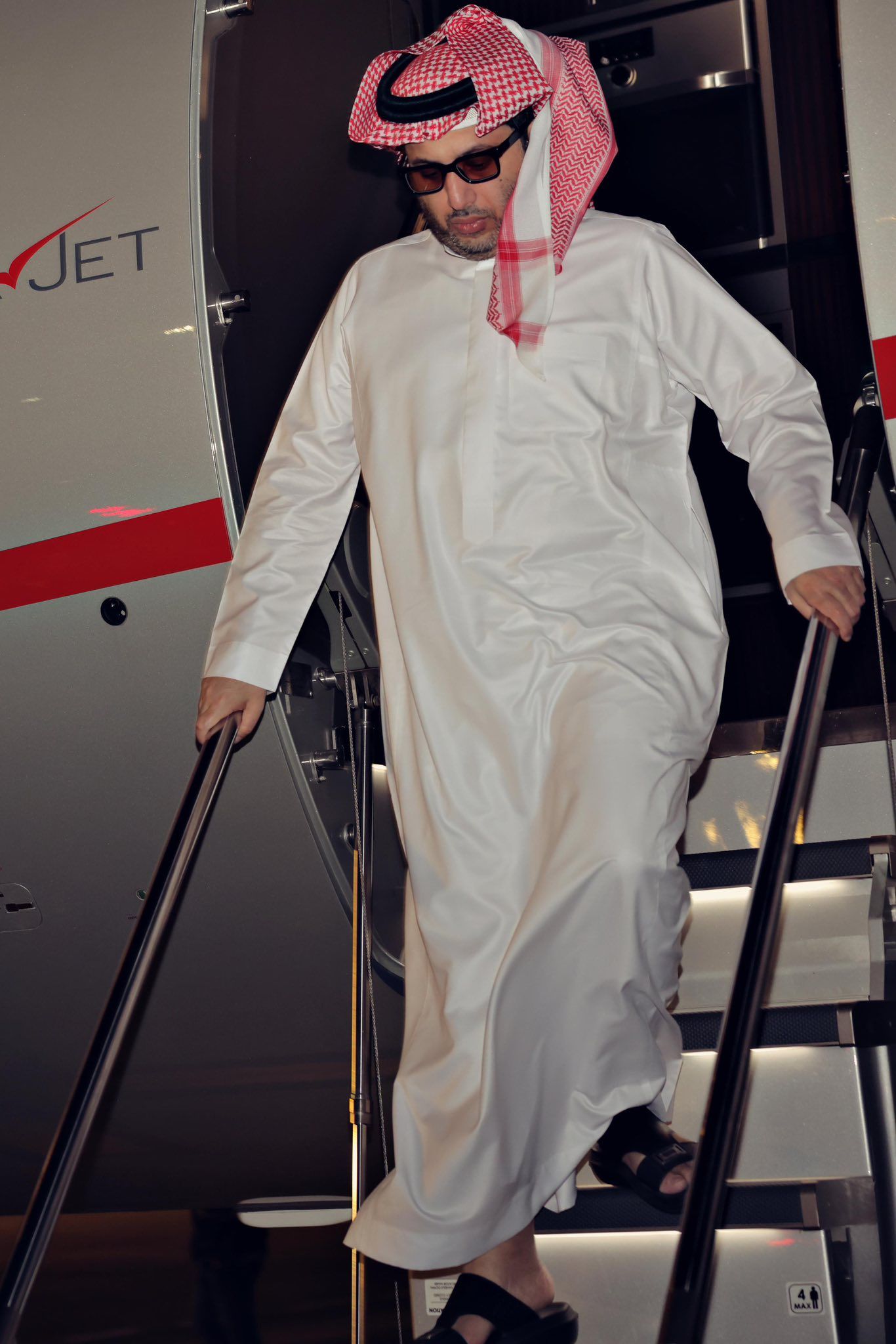 تركي آل الشيخ يعلن وصوله إلى مصر في زيارة رسمية لعدة أيام.. فيديو وصور