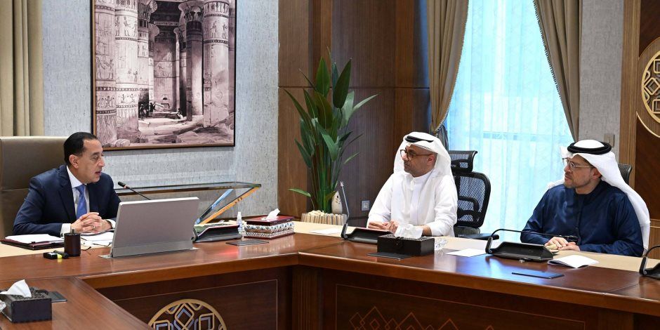 رئيس الوزراء يتابع مستجدات تنفيذ مشروع رأس الحكمة بالساحل الشمالى