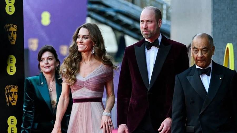 كيت ميدلتون مفاجأة حفل توزيع جوائز البافتا في لندن شكل حضور أميرة ويلز كيت ميدلتون إحدى أبرز مفاجآت حفل توزيع جوائز البافتا البريطانية للعام 2026 وذلك بعد غياب إقرأ المزيد