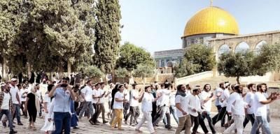 عشرات المستعمرين يقتحمون الأقصى