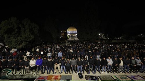 40 ألف مصل يؤدون صلاتي العشاء والتراويح في المسجد الأقصى