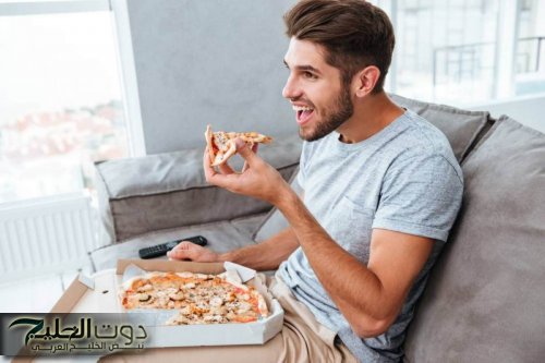 ماذا يحدث لجسمك عند الأكل دون شعور بالجوع؟ نتائج صادمة للدماغ..