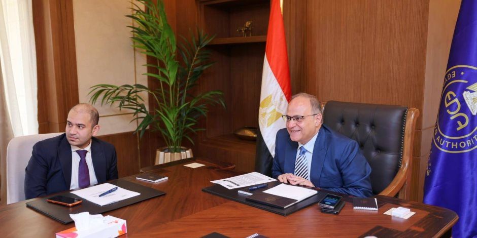 رئيس هيئة الدواء المصرية يعقد اجتماعاً مع المدير العام للهيئة الإيفوارية لتنظيم المنتجات الصيدلانية