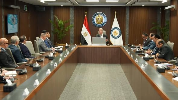 وزير البترول: تسريع تطبيق الحفر الأفقي والتكسير الهيدروليكي لزيادة الإنتاج