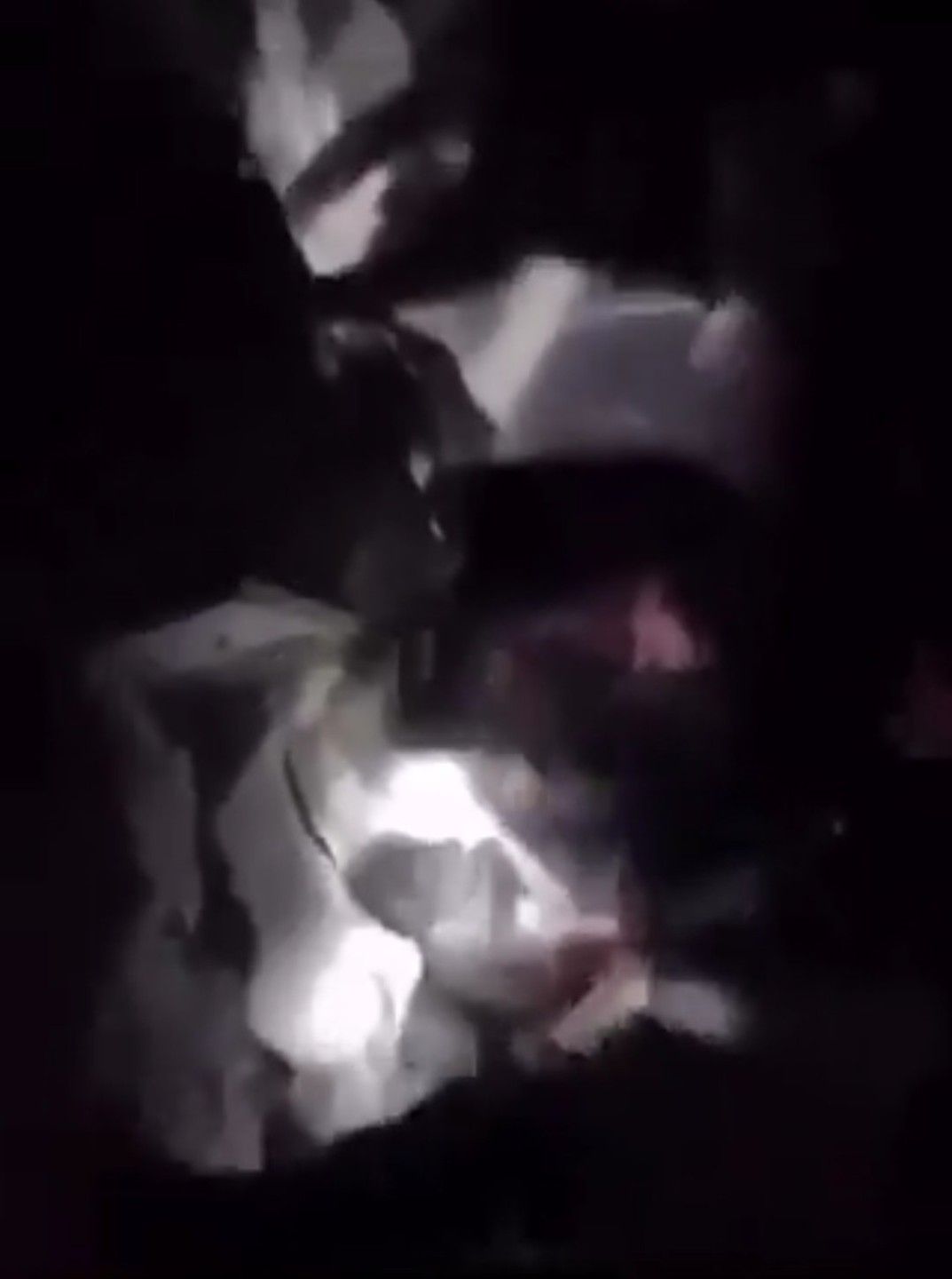 اطّلع على أول صورة لخامئني بعد اغتياله وتحت أنقاض...