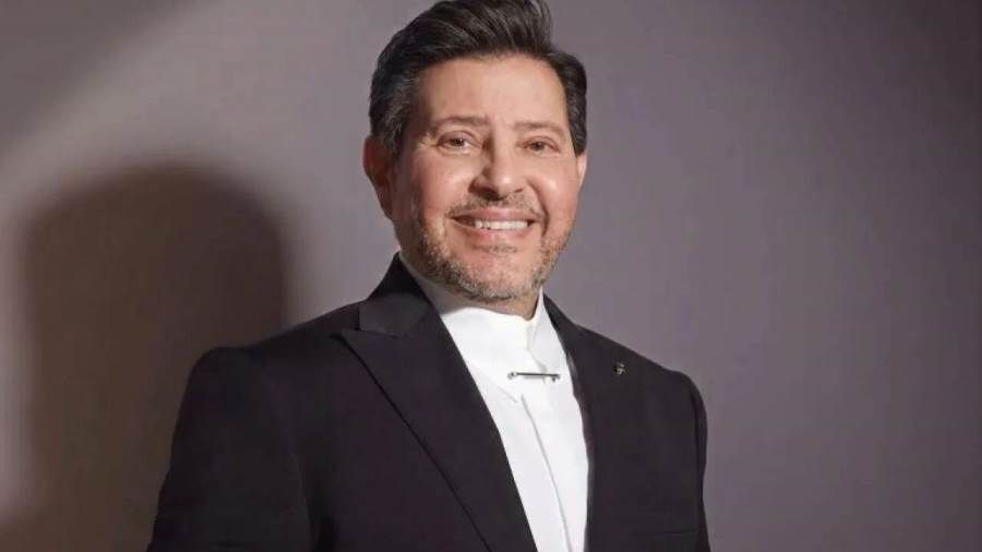 آخر تطورات حالة الفنان هاني شاكر الصحية بعد خضوعه لجراحة دقيقة لاستئصال جزء من القولون فقد المطرب المصري هاني شاكر وعيه حيث يحاول الفريق الطبي المعا إقرأ المزيد