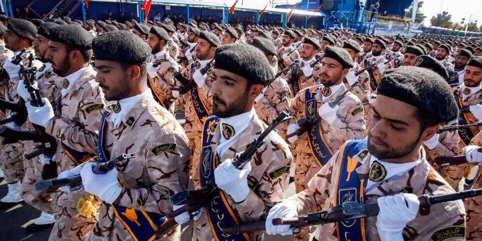 الحرس الثورى الإيرانى يعلن استهداف مدمرة أمريكية بصواريخ واندلاع حريق فيها