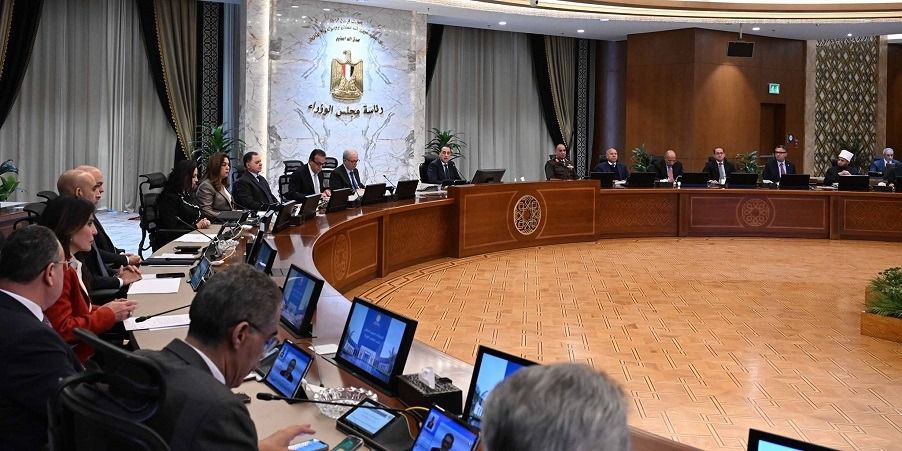 الحكومة توافق على التعاقد مع شركة متخصصة لتنفيذ مسح جوي عن الثروات المعدنية