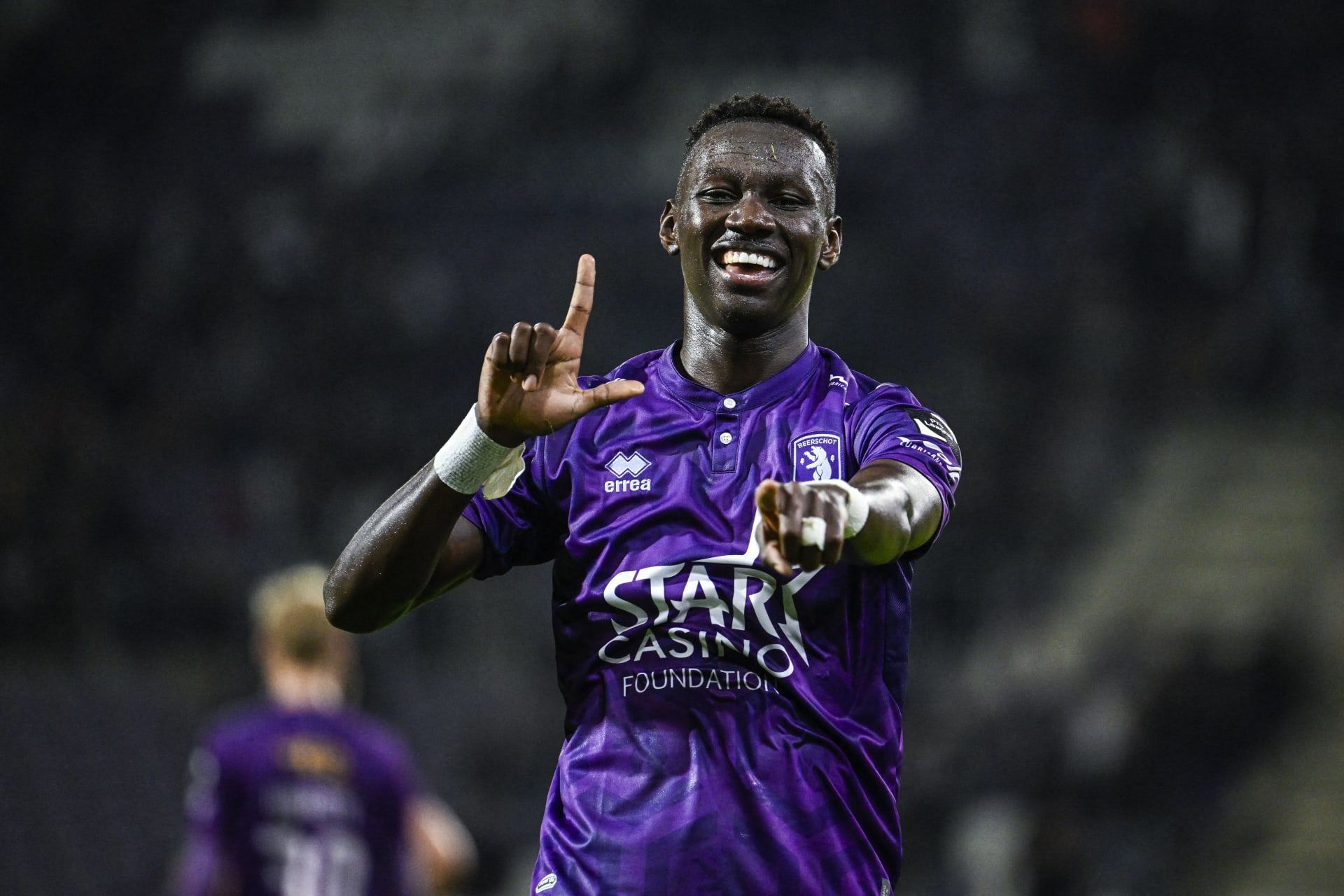 بعد تألقه في بلجيكا.. مروان الصحفي يخطو أولى...