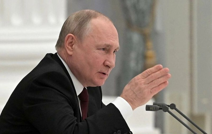 بوتين يهدد بوقف إمدادات الغاز الروسي إلى أوروبا