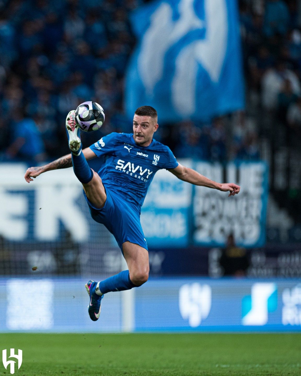 اطّلع على مجانًا.. القنوات الناقلة لمباراة الهلال ضد النجمة...