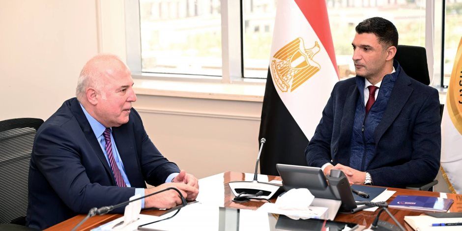 وزير الصناعة يبحث مع شركة بولاريس للتطوير الصناعي خطط التوسع بالمناطق الصناعية وجذب استثمارات جديدة
