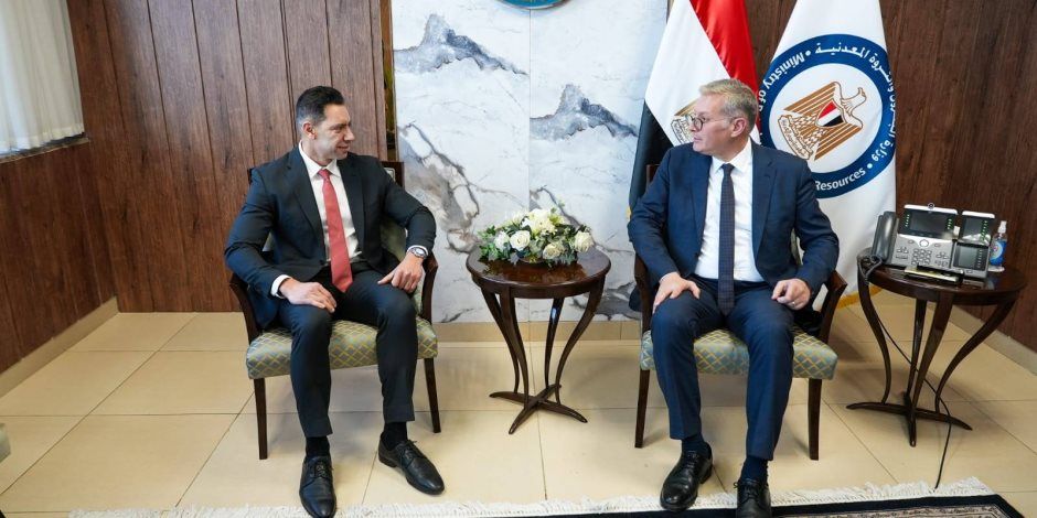 وزير البترول والثروة المعدنية يبحث مع شركة هاربر إنرجي تطورات زيادة إنتاج الغاز في حقل دسوق