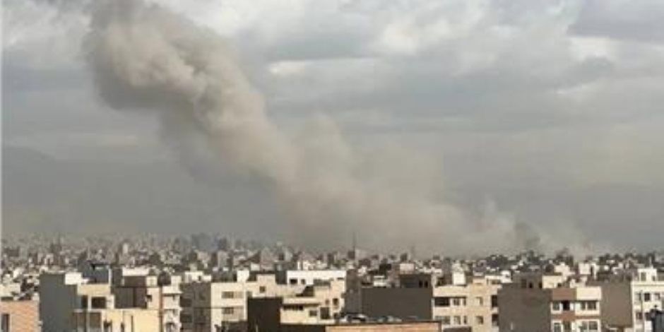 القاهرة الإخبارية: غارات أمريكية إسرائيلية على طهران