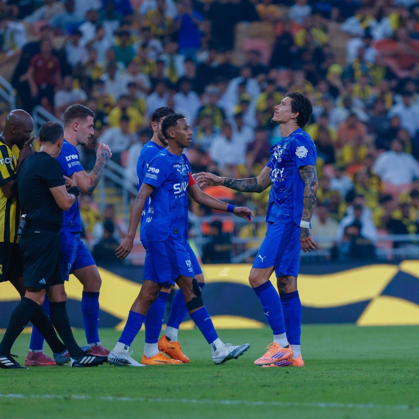 حبيب الجماهير.. معلق مباراة الهلال ضد النجمة في...