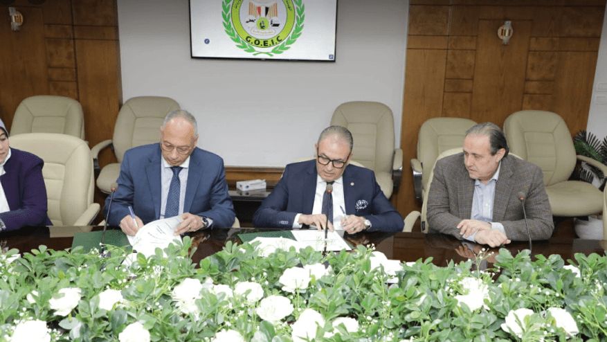 الرقابة على الصادرات وغرفة صناعة الملابس توقعان بروتوكولا لتعزيز فحص وتحليل منتجات النسيج