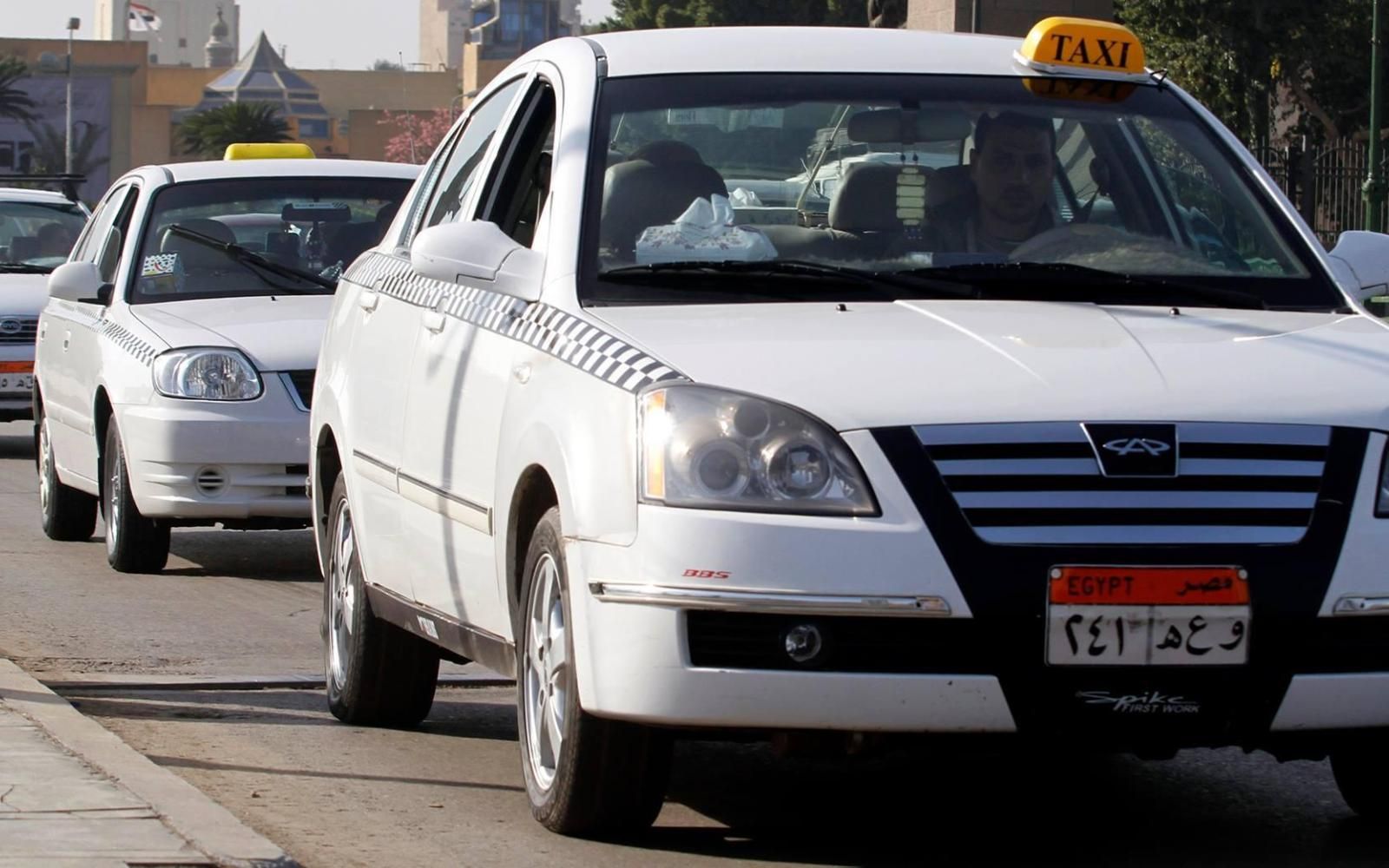 فتح العداد بـ15 جنيهًا.. زيادة تعريفة التاكسي الأبيض...