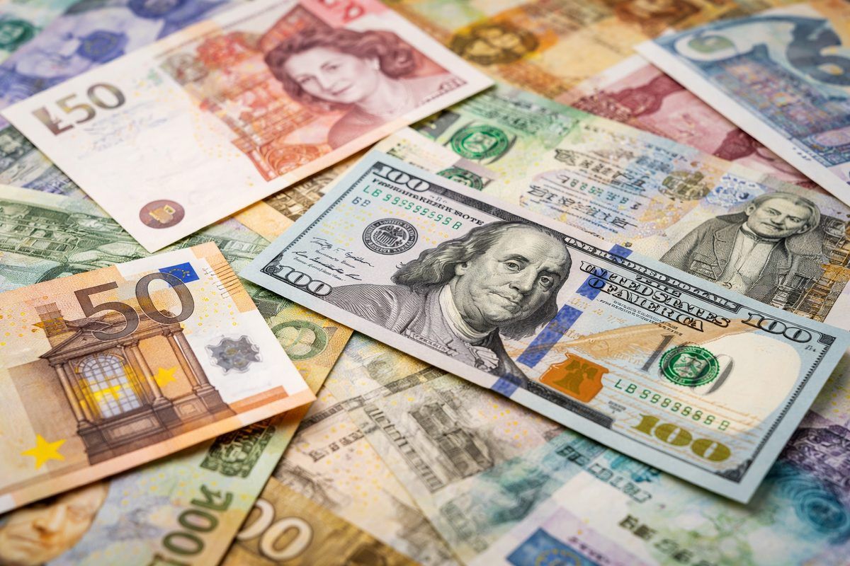 كم سجلت أسعار العملات العربية والأجنبية أمام الجنيه...