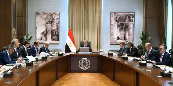 الحكومة تقر إجراءات لترشيد الإنفاق والاستهلاك لمواجهة تداعيات التصعيد