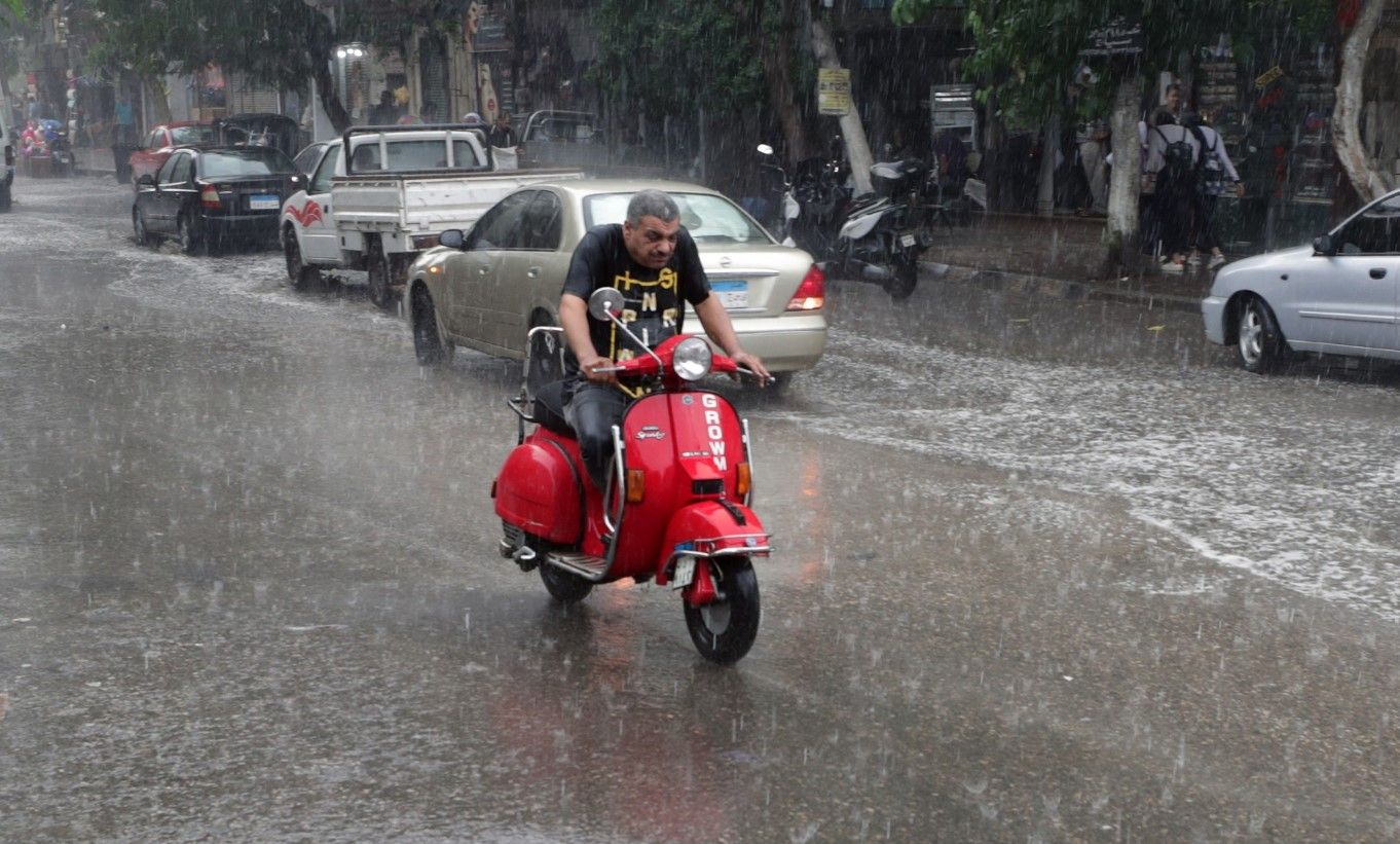 تحذير تطورات من الأرصاد.. سقوط الأمطار في مصر...