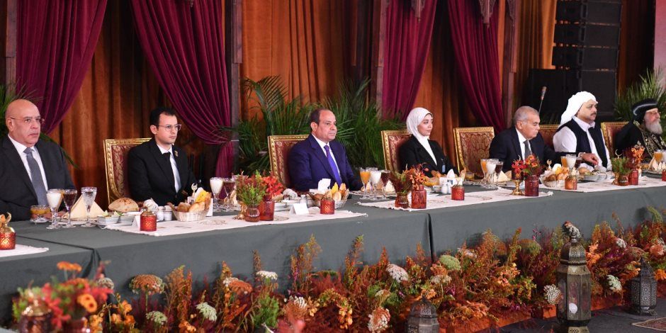 الرئيس السيسى يشارك في حفل إفطار الأسرة المصرية مع ممثلين عن مختلف مكونات الشعب المصرى