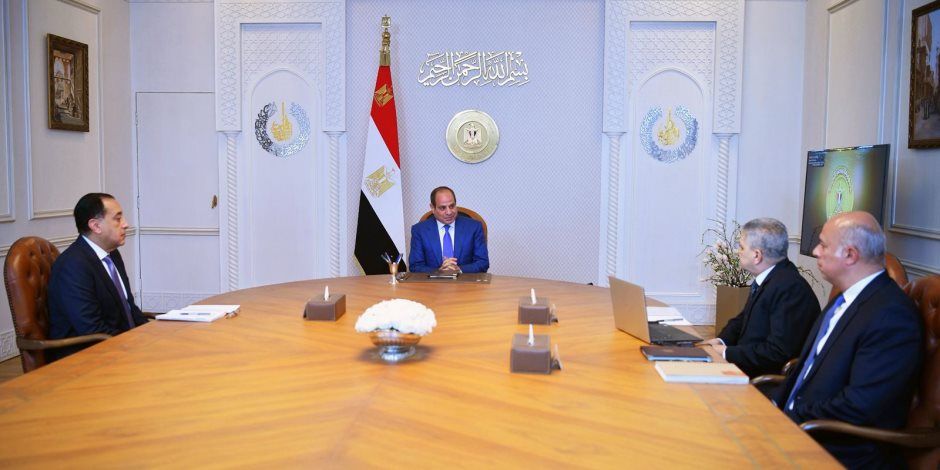 الرئيس السيسي يؤكد على أهمية رفع درجة الجاهزية بمواقع العمل المُرتبطة بحركة الملاحة بقناة السويس