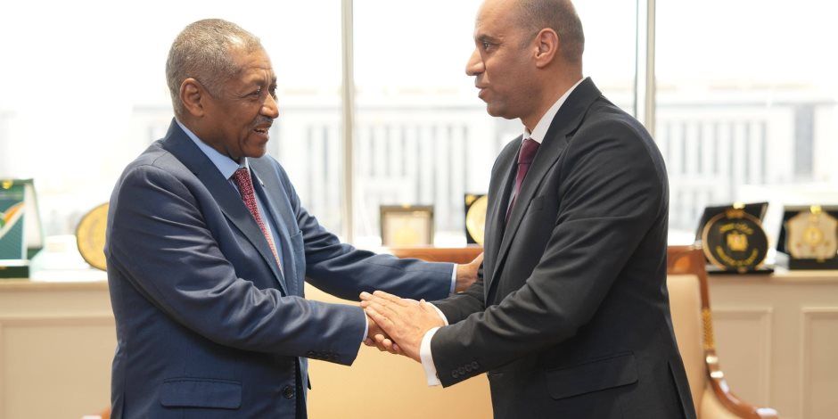 وزير العمل يلتقي السفير السوداني بالقاهرة لبحث التعاون في تدريب الكوادر السوادنية