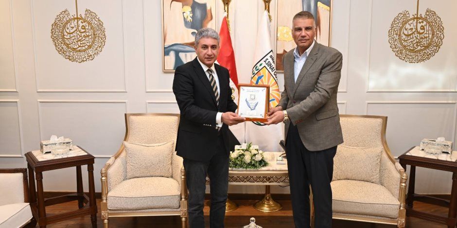 وزير السياحة والآثار يلتقي بمحافظ جنوب سيناء لبحث سبل تعزيز التعاون لدعم القطاع السياحي وزيادة الحركة السياحية الوافدة