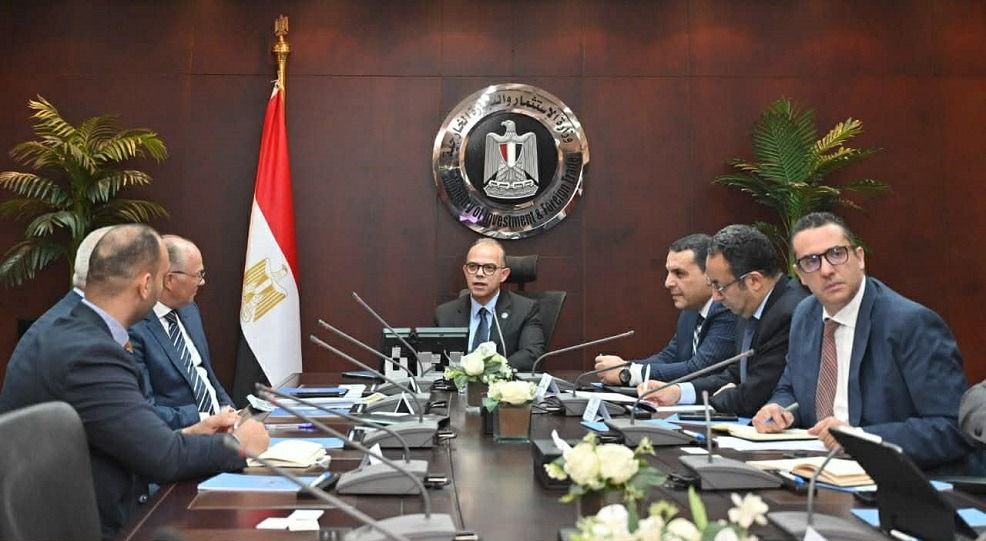 وزير الاستثمار يبحث مع تحالف «رينيرجي جروب» مشروع الطاقة الخضراء وإنشاء مركز بيانات بسيناء